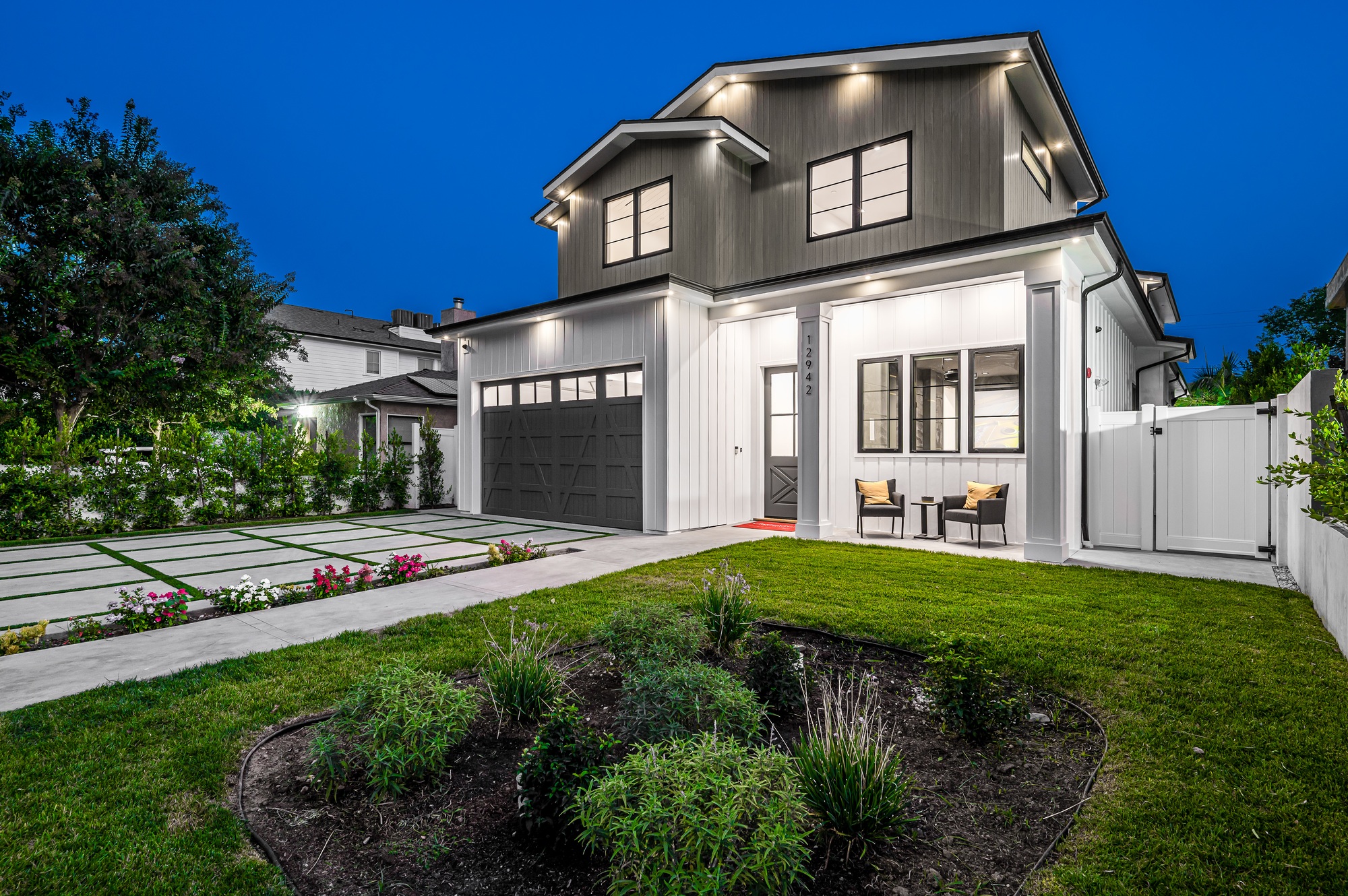 Exterior view of a contemporary new home in Los Angeles.